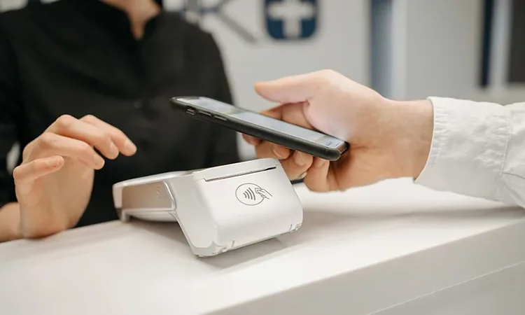 Una campaña en Android utiliza el NFC para capturar datos bancarios haciéndose pasar por bancos