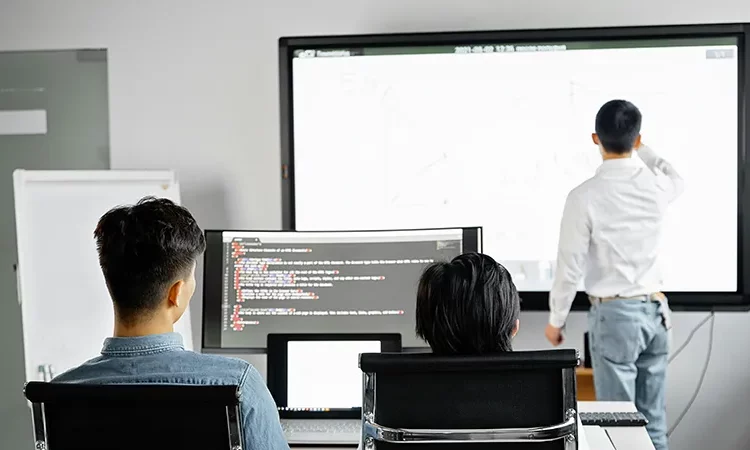 Los mejores másteres en ciberseguridad de España: tres programas de referencia para perfiles distintos